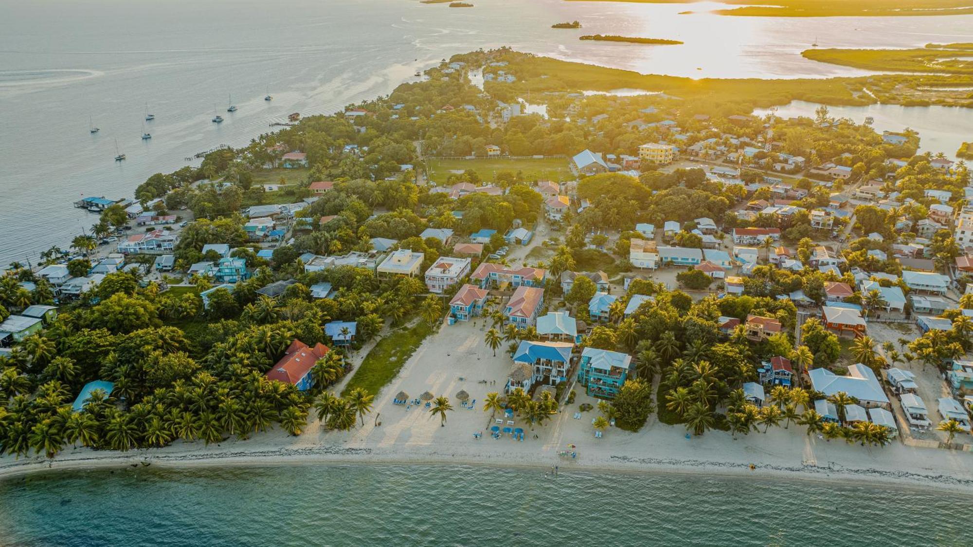 Ocean Breeze 호텔 Placencia 외부 사진
